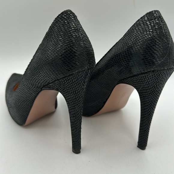 BCBGeneration faux snakeskin 4.75” heels! Size 7B - Picture 5 of 8